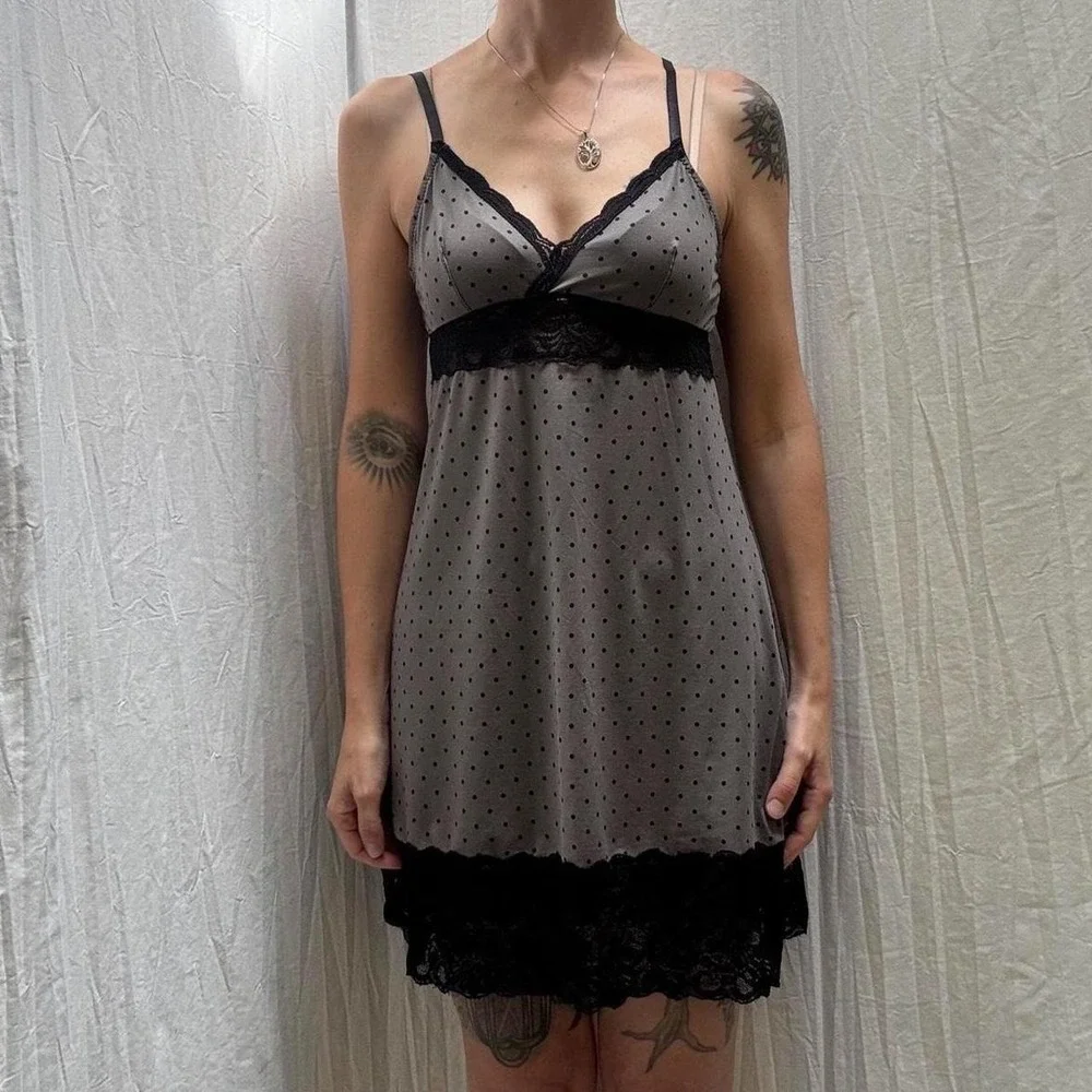 N/A gray black